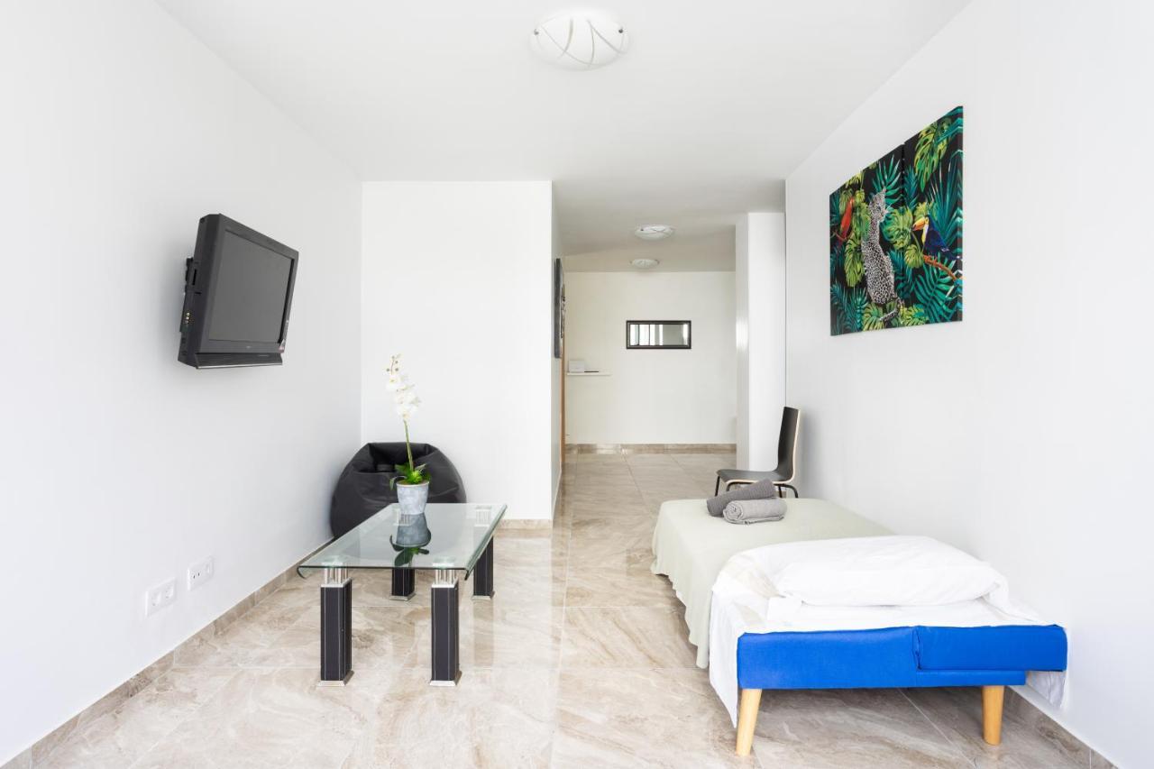 Classbnb - Three Spacious Apartments 150M From The Las Americas Promenade Arona  Eksteriør billede
